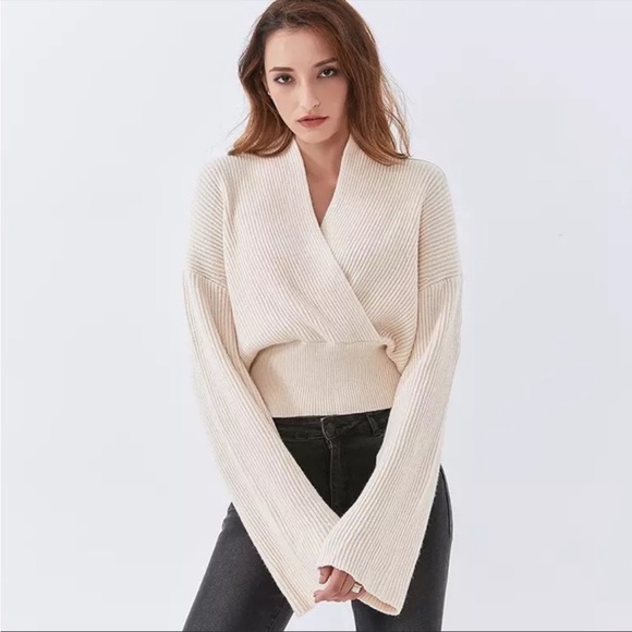 22. Cashmere Pullover Sweater - Picture 6 of 10